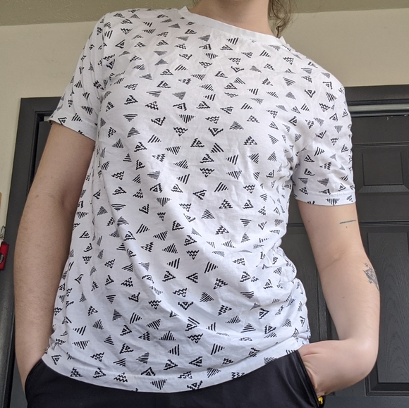 Triangle Pattern Tee - Picture 2 of 3